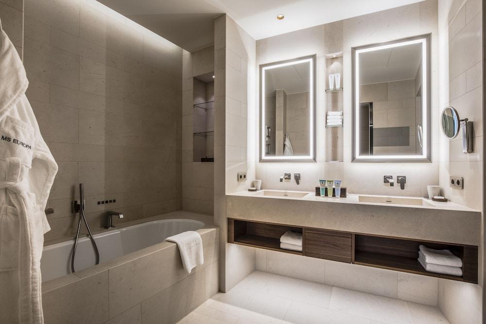 The Fontenay Гамбург Екстер'єр фото Bathroom