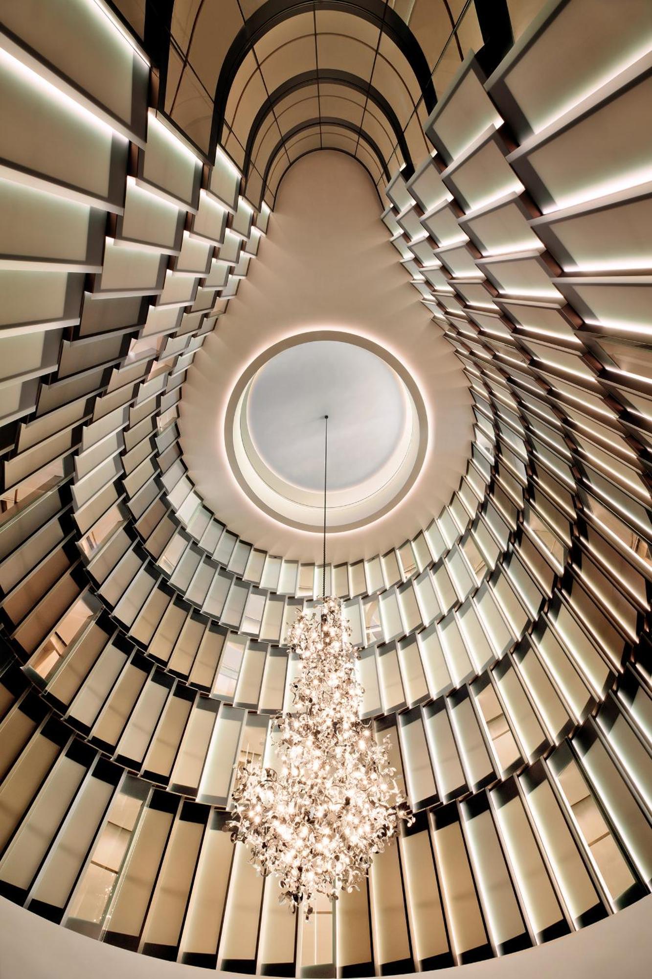 The Fontenay Гамбург Екстер'єр фото The spiral staircase